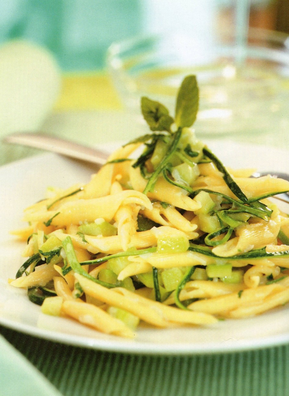 Penne με κολοκυθάκια, λεμόνι και μέντα