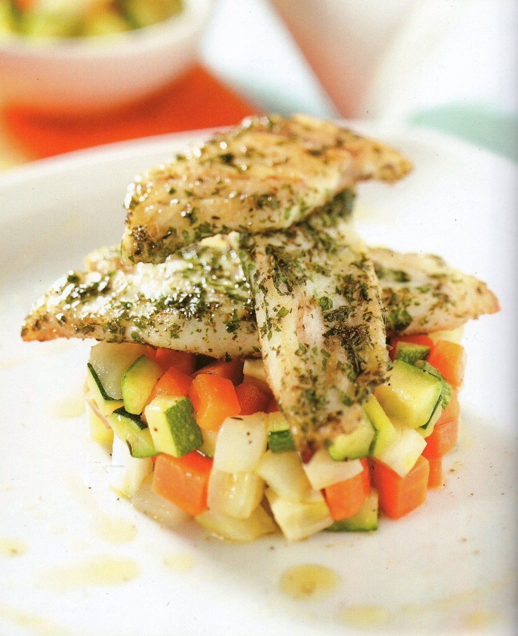 Λαβράκι με βότανα και ratatouille λαχανικών