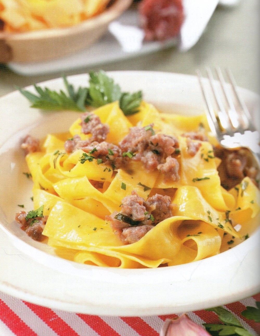 Papardelle με λουκάνικα alla Norcina