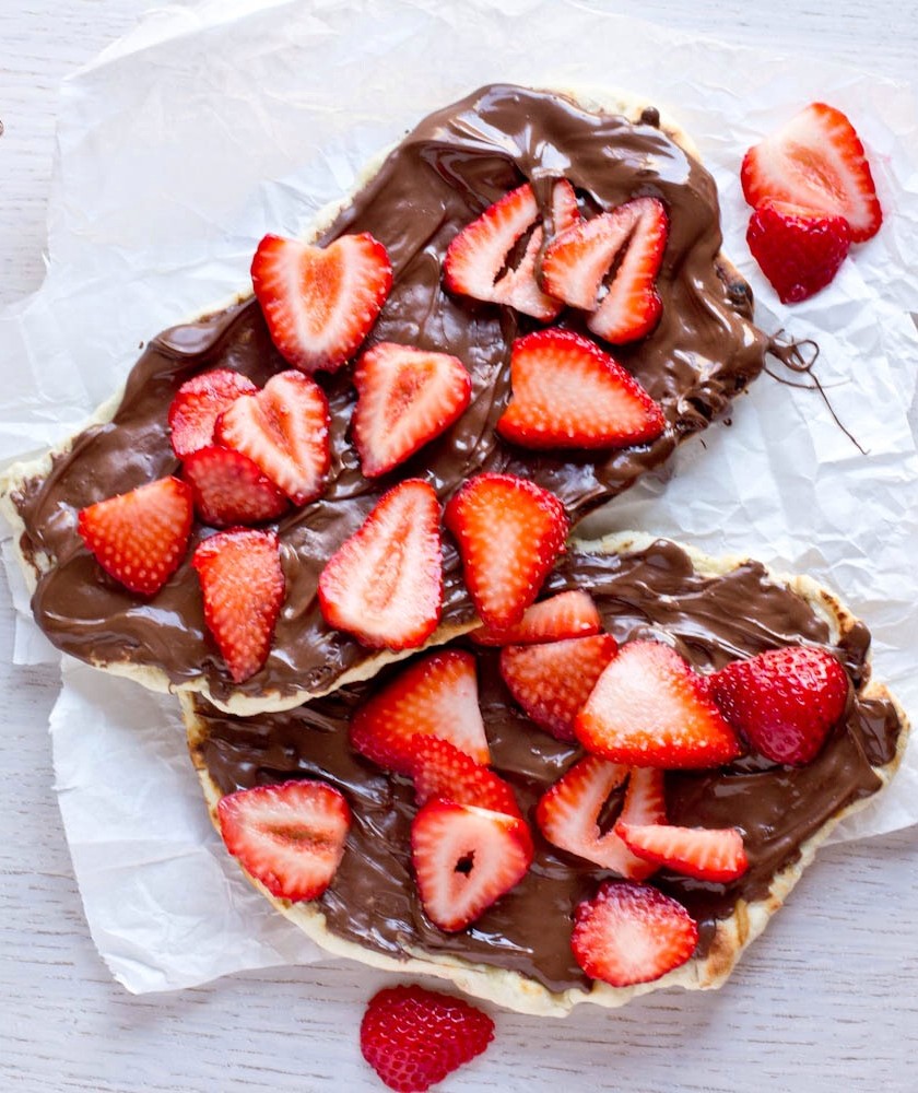 Πίτσα με nutella και φράουλες