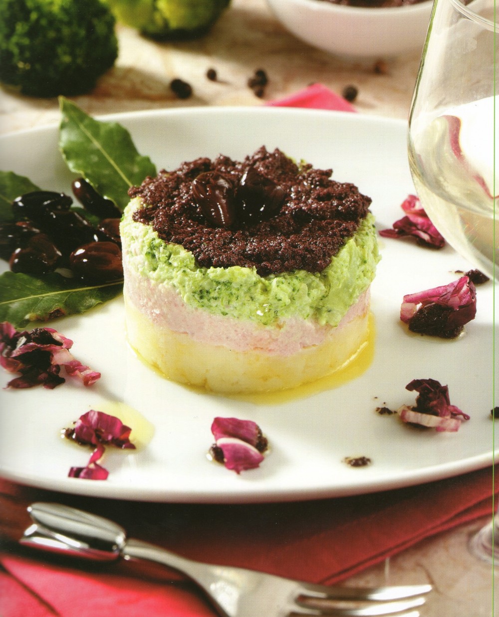 Timballo μπρόκολου με μους από ζαμπόν