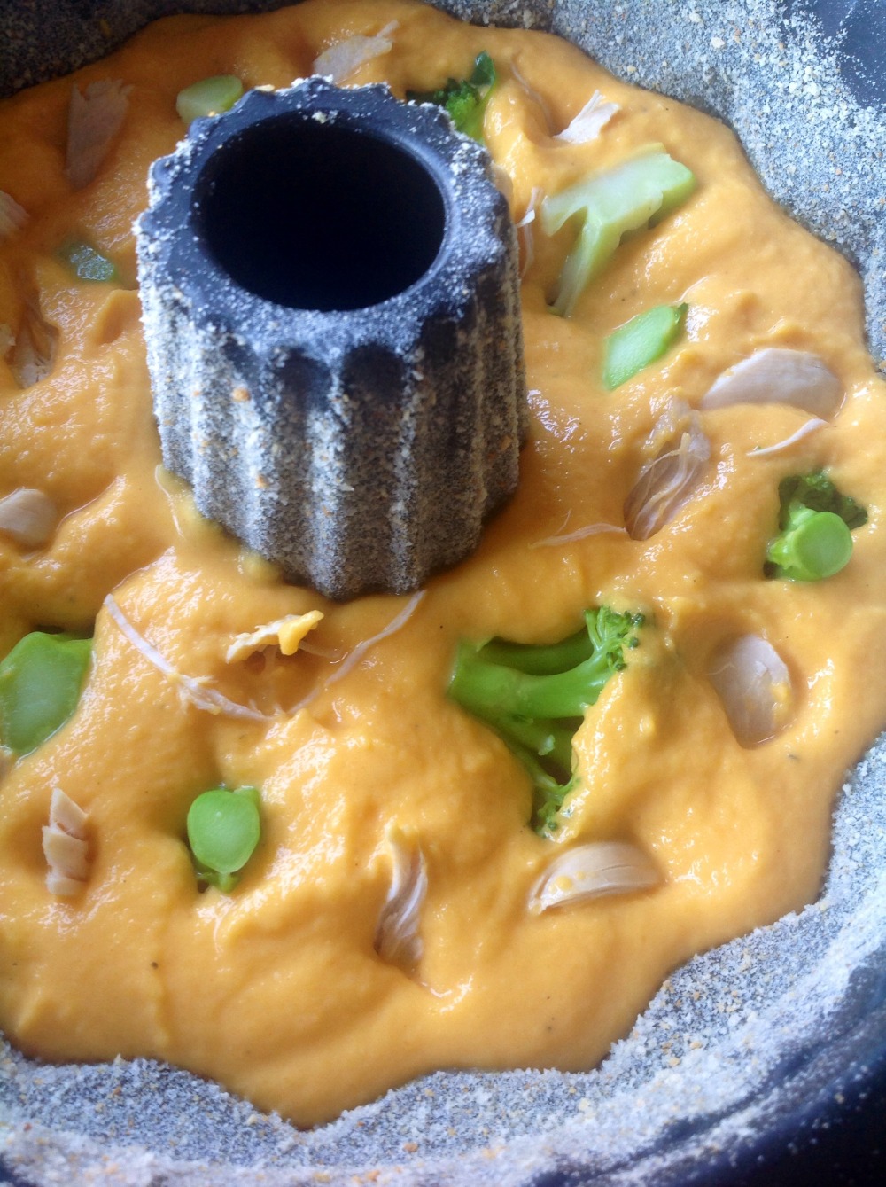 Σουφλέ (flan) καρότου με μπρόκολο στον ατμό και κο