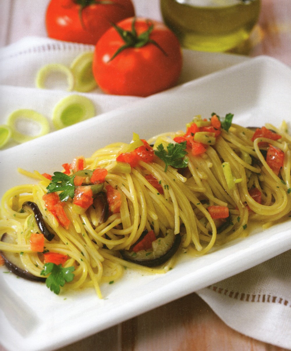 Spaghetti alla chitarra με σάλτσα λαχανικών