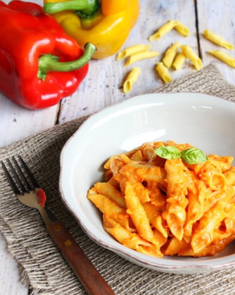 Rigatoni με σάλτσα από γλυκές πιπεριές